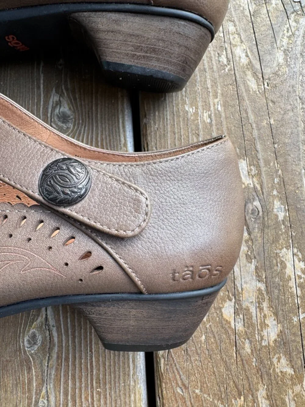 Taos Tango Mary Jane Cut Out Latte Leather Cutout Scalloped Shoes in Women's 9 - Picture 9 of 11